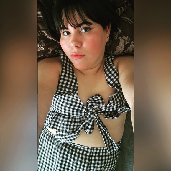 Meet your Posher, Sharibel - Picture 1 of 1